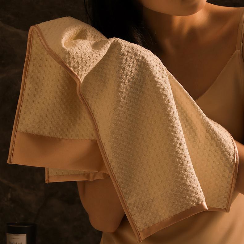 Ensemble de serviettes de bain en satin gaufré (lot de 2) - image 3