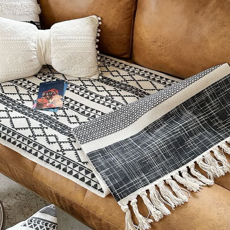 Tapis en coton et lin à pompons géométriques - image 5