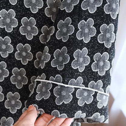 Pyjama en coton jacquard noir à motif floral - image 5