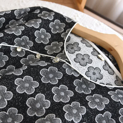 Pyjama en coton jacquard noir à motif floral - image 2