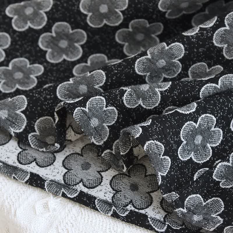 Pyjama en coton jacquard noir à motif floral - image 6