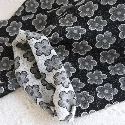 Pyjama en coton jacquard noir à motif floral - image 10