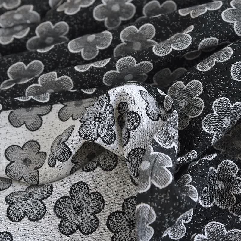 Pyjama en coton jacquard noir à motif floral - image 17