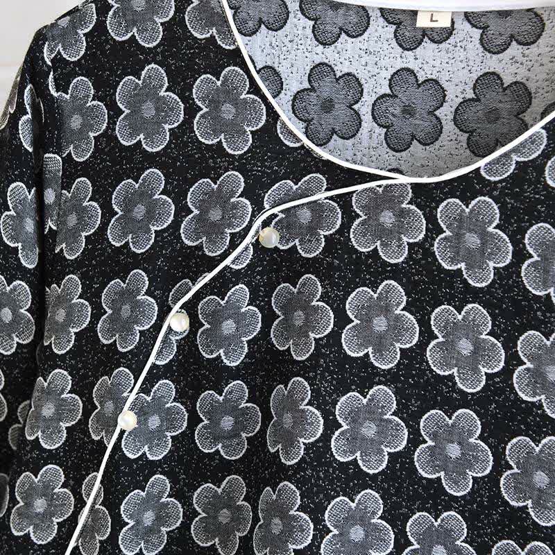 Pyjama en coton jacquard noir à motif floral - image 3