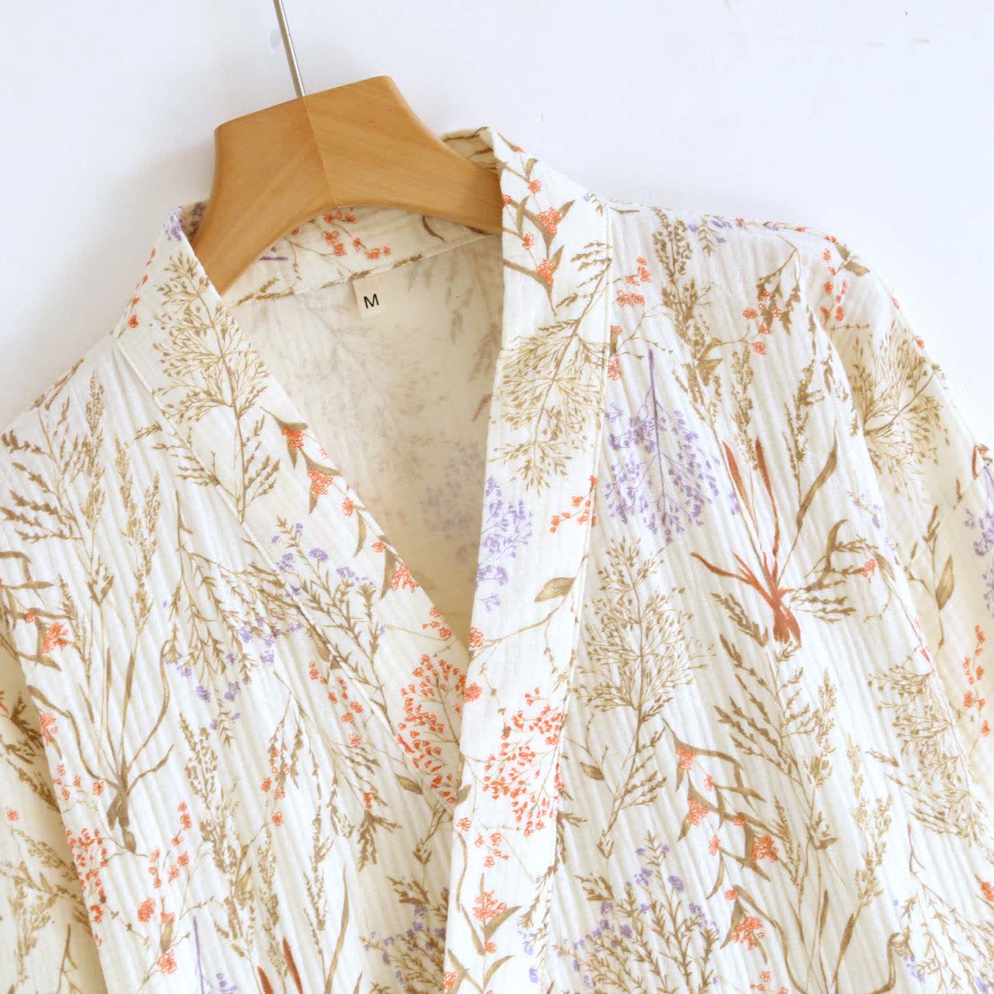 Peignoir en gaze de coton style kimono avec motif floral discret - image 4