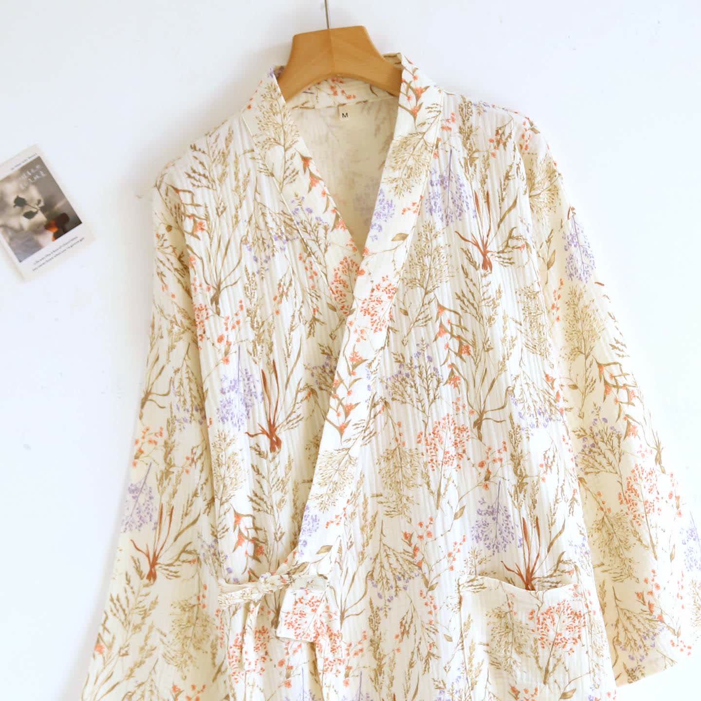 Peignoir en gaze de coton style kimono avec motif floral discret - image 3