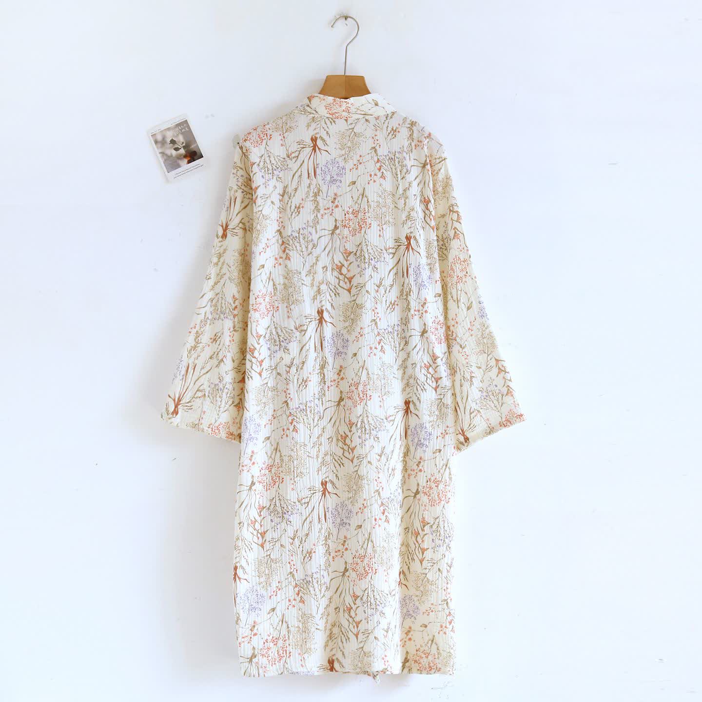 Peignoir en gaze de coton style kimono avec motif floral discret - image 1