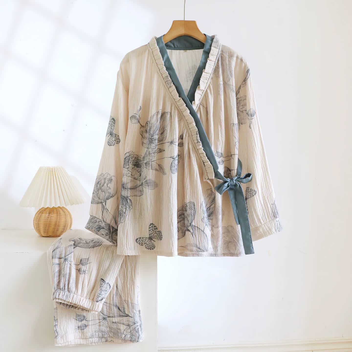 Ensemble de vêtements d'intérieur en coton avec imprimé oriental papillon et floral - image 2