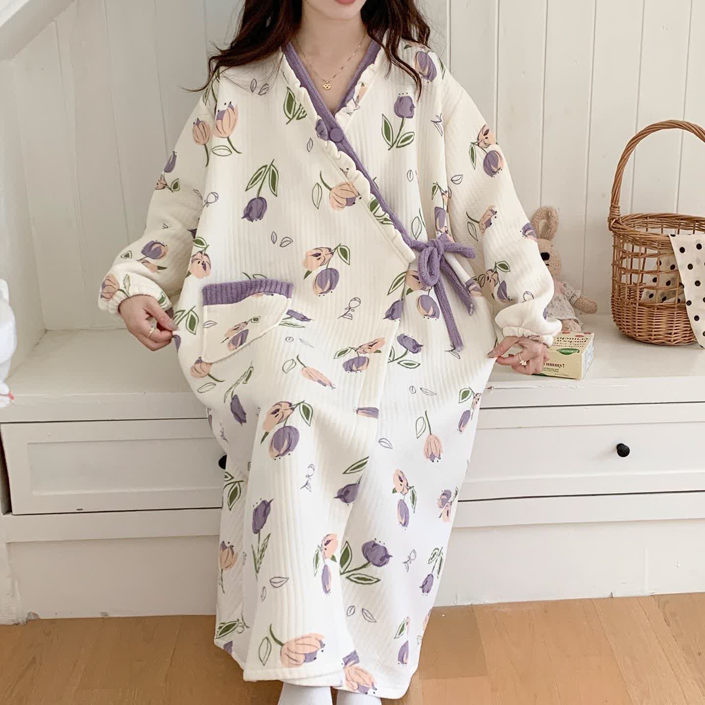 Chemise de nuit inspirée des tulipes avec volants et poche - image 1