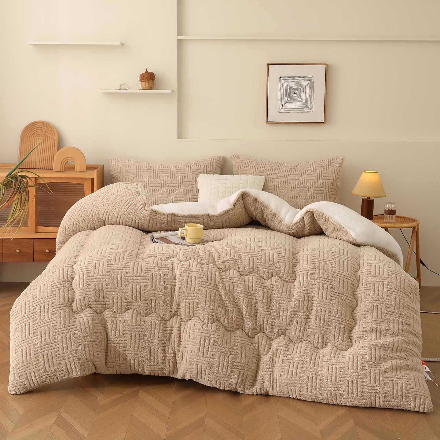 Couverture Sherpa texturée à rayures géométriques - image 2