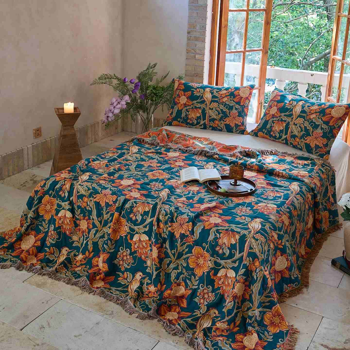 Couverture luxueuse en coton à fleurs et à pompons - image 1
