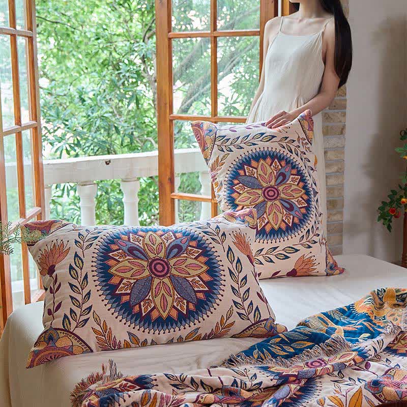 Couette en coton avec médaillon floral et pompons - image 7