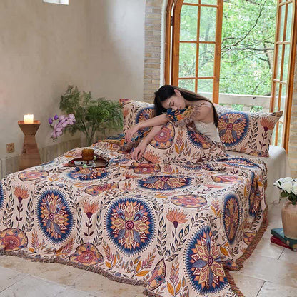 Couette en coton avec médaillon floral et pompons - image 2