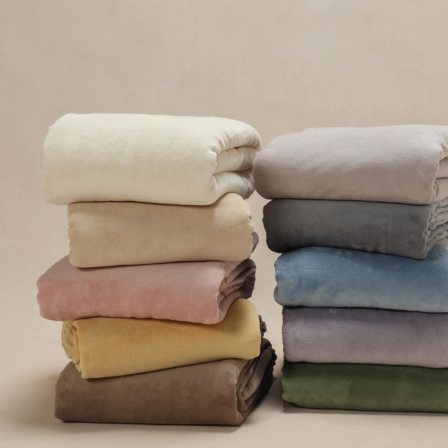 Couette Ownkoti unie, chaude et moelleuse - image 1