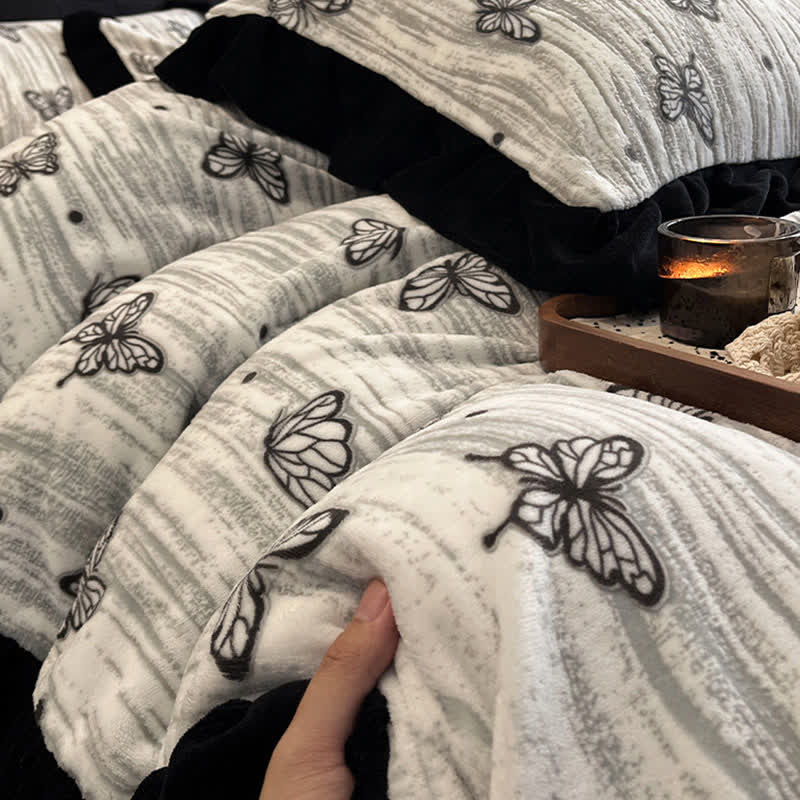 Parure de lit Ownkoti avec housse de couette en peluche à volants papillon (4 pièces) - image 8