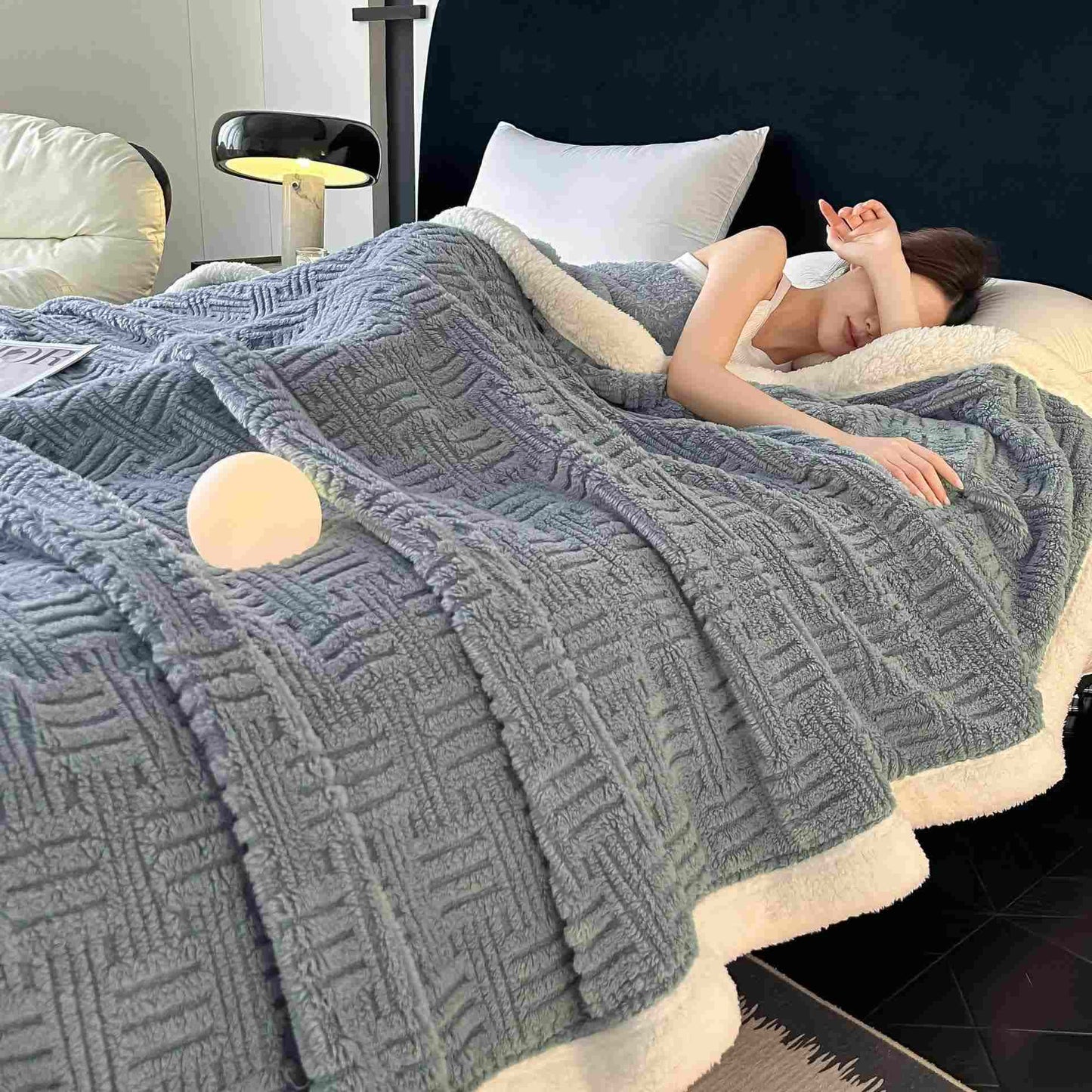 Couverture en peluche jacquard à carreaux - image 2