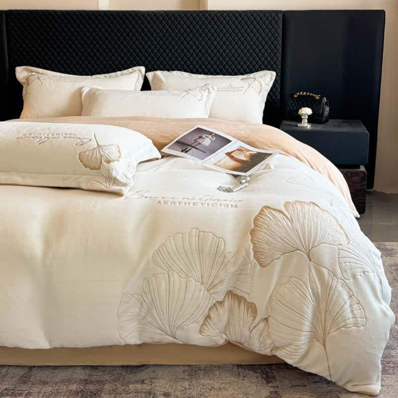 Parure de lit élégante en peluche à motif feuille de ginkgo Ownkoti (4 pièces) - image 0