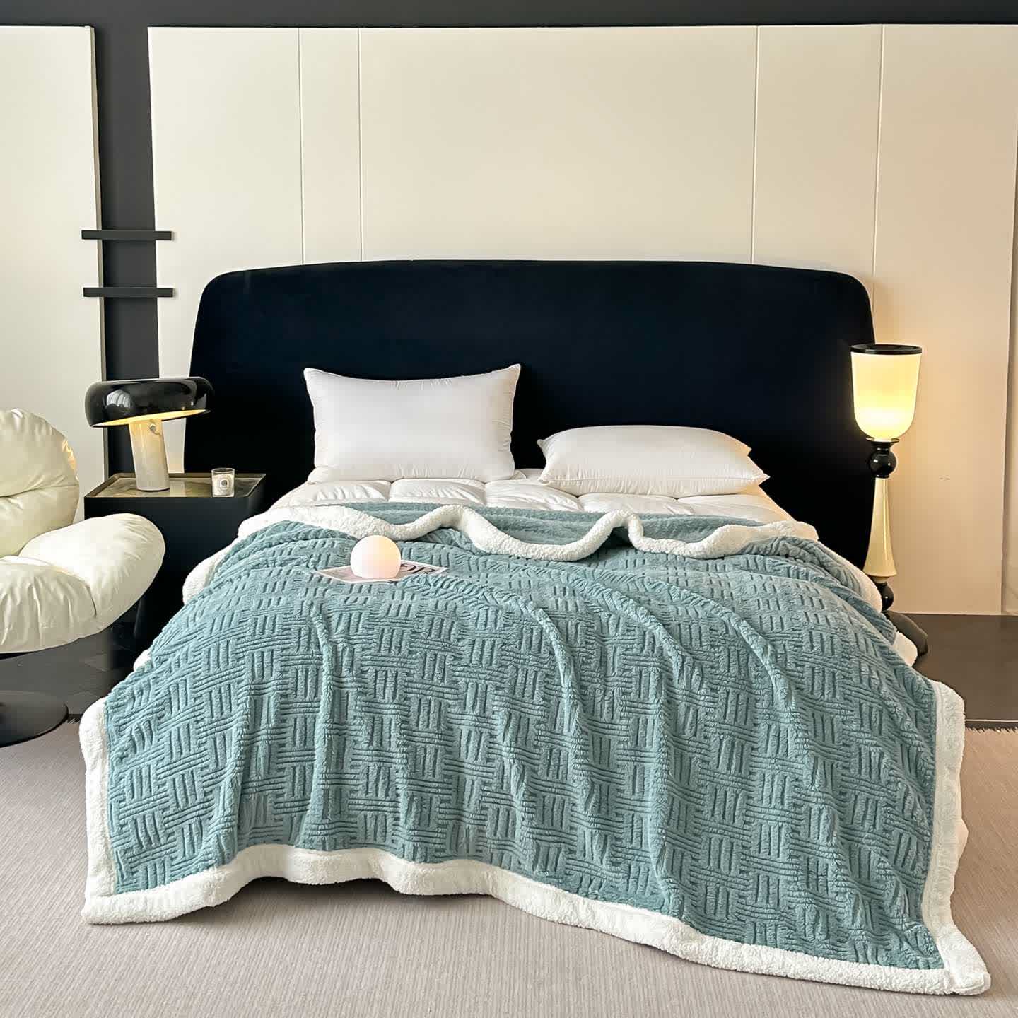 Couverture en peluche jacquard à carreaux - image 11