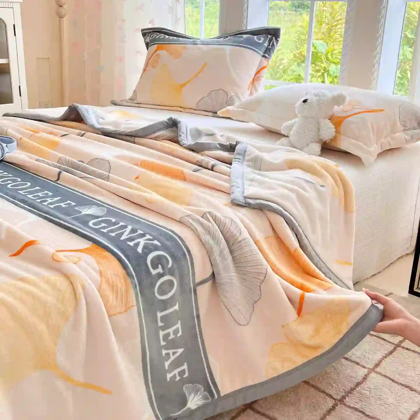 Couverture douillette et chaude en feuille de ginkgo - image 1