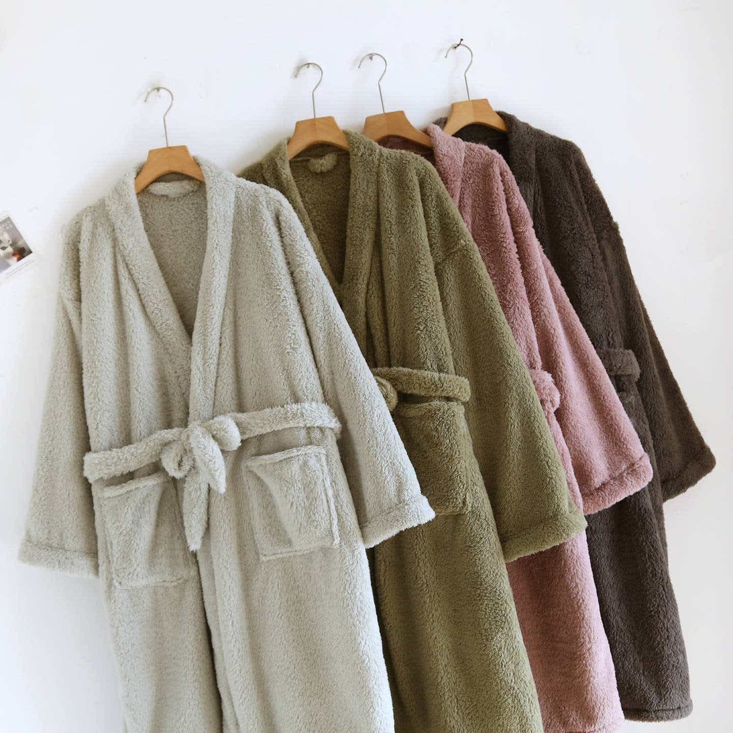Peignoir de bain Ownkoti pour couple, en peluche unie. - image 1