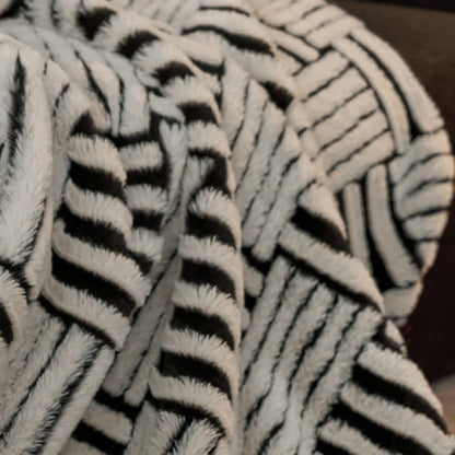 Couverture en polaire jacquard Ownkoti à motif géométrique - image 8