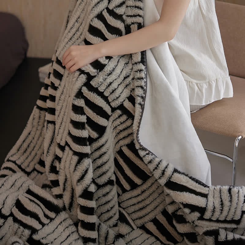 Couverture en polaire jacquard Ownkoti à motif géométrique - image 6