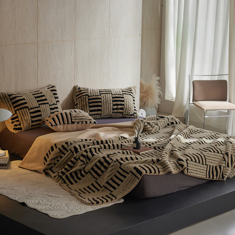 Couverture en polaire jacquard Ownkoti à motif géométrique - image 11