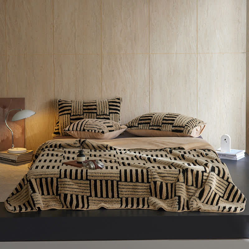 Couverture en polaire jacquard Ownkoti à motif géométrique - image 10