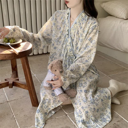 Chemise de nuit bleue Ownkoti à motif floral, manches longues et volants - image 3