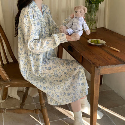 Chemise de nuit bleue Ownkoti à motif floral, manches longues et volants - image 5