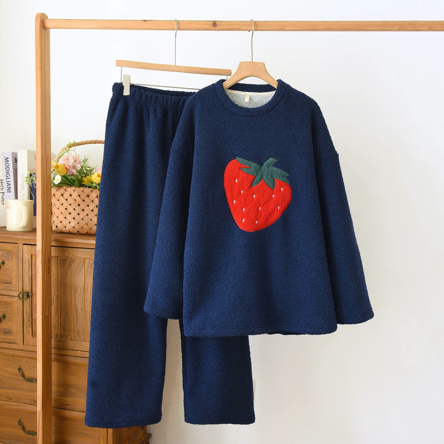 Ensemble de vêtements d'intérieur à motif fraise en polaire sherpa - bleu marine - XL - image 11