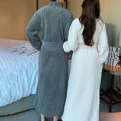 Peignoir Ownkoti en peluche texturée à rayures unies - image 1