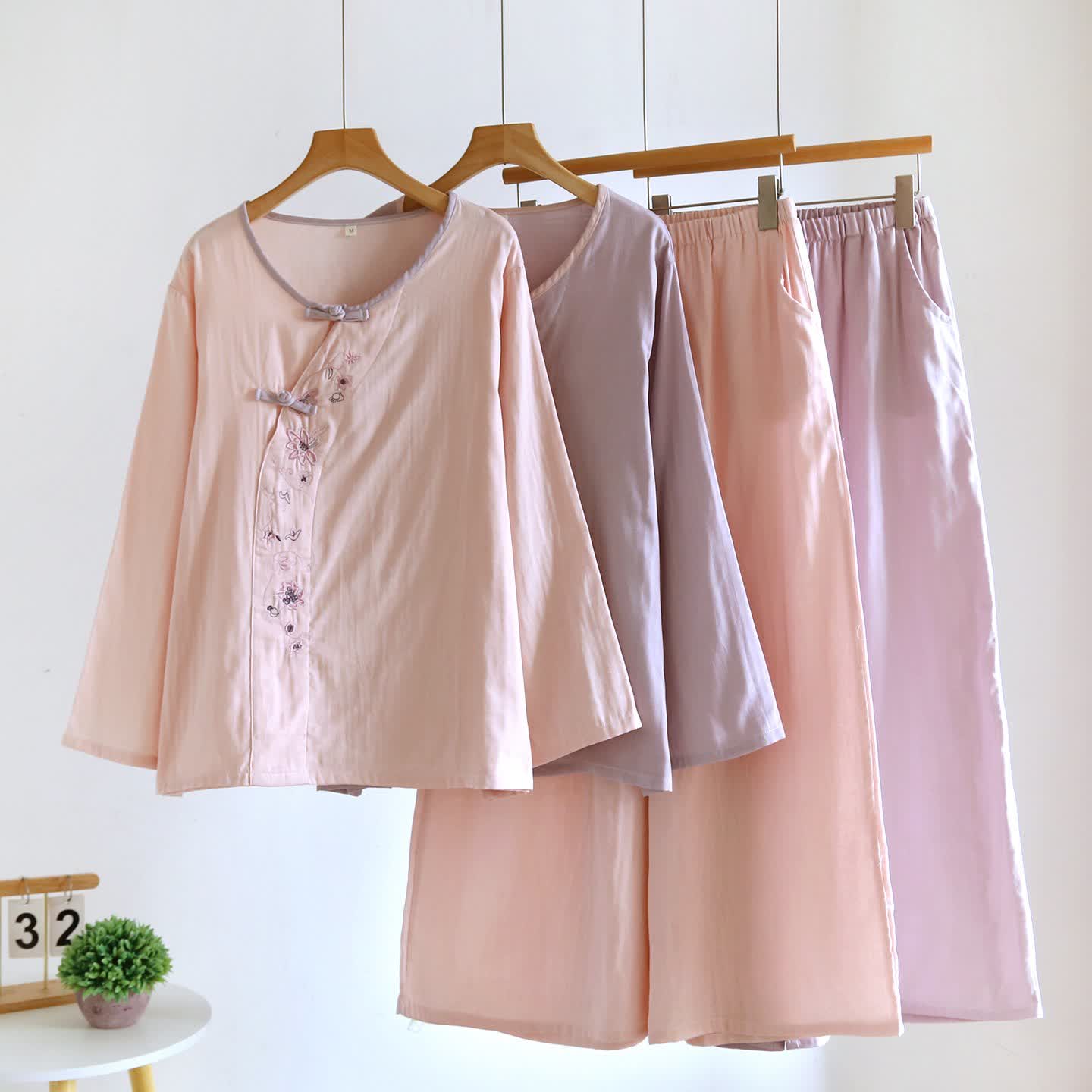 Ensemble de vêtements d'intérieur Ownkoti de style oriental avec broderies florales - image 0