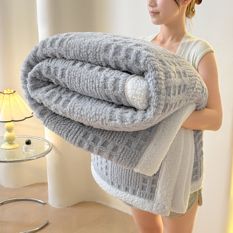 Couverture réversible en sherpa Ownkoti à motif à carreaux - Gris - 200 cm x 230 cm - image 6