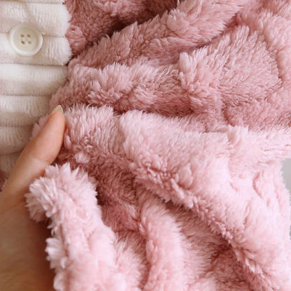 Chemise de nuit avec patte de boutonnage en peluche en forme de losange - image 11