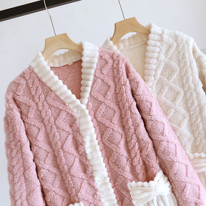 Chemise de nuit avec patte de boutonnage en peluche en forme de losange - image 2