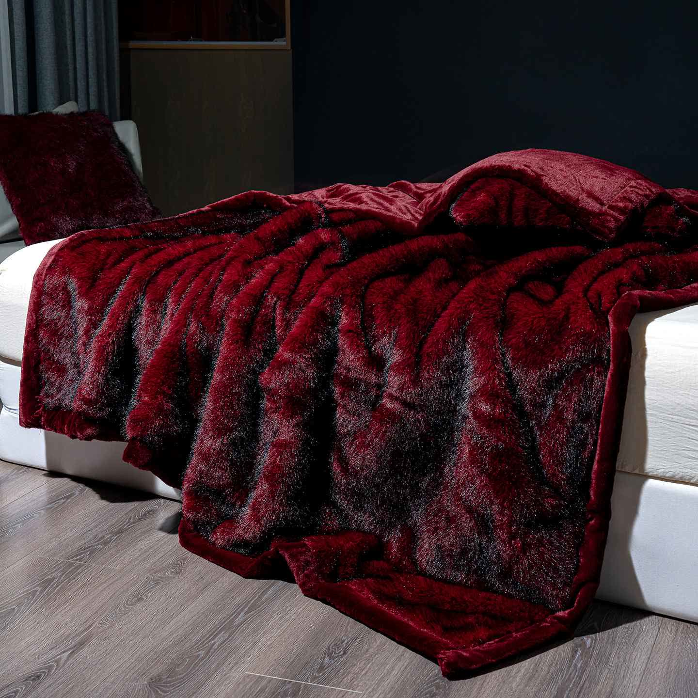 Couverture en peluche luxueuse en fausse fourrure - Rouge - 200 cm x 230 cm - image 0