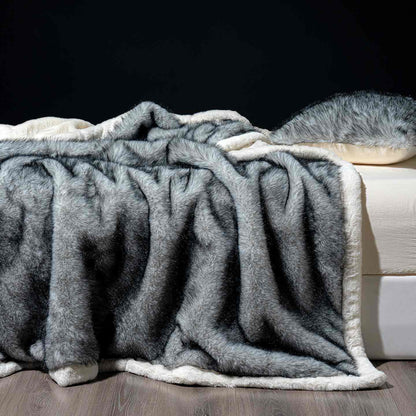 Couverture en peluche luxueuse en fausse fourrure - image 2