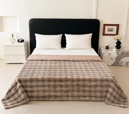 Couverture en fausse fourrure douce avec motif ondulé et imprimé jacquard - image 5