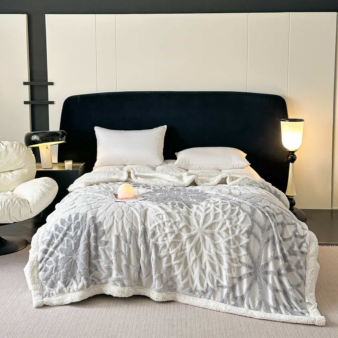 Couverture en sherpa à motif floral - Gris clair - 200 cm x 230 cm - image 13