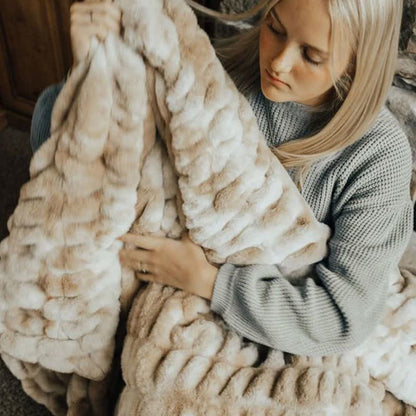 Couverture en fausse fourrure de lapin à motif batik - image 4