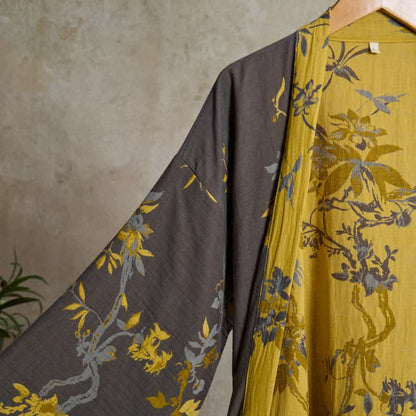 Peignoir kimono vintage en coton à motifs floraux et de feuilles - image 2