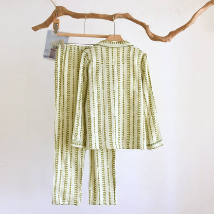Ensemble de vêtements d'intérieur en coton à rayures - image 1