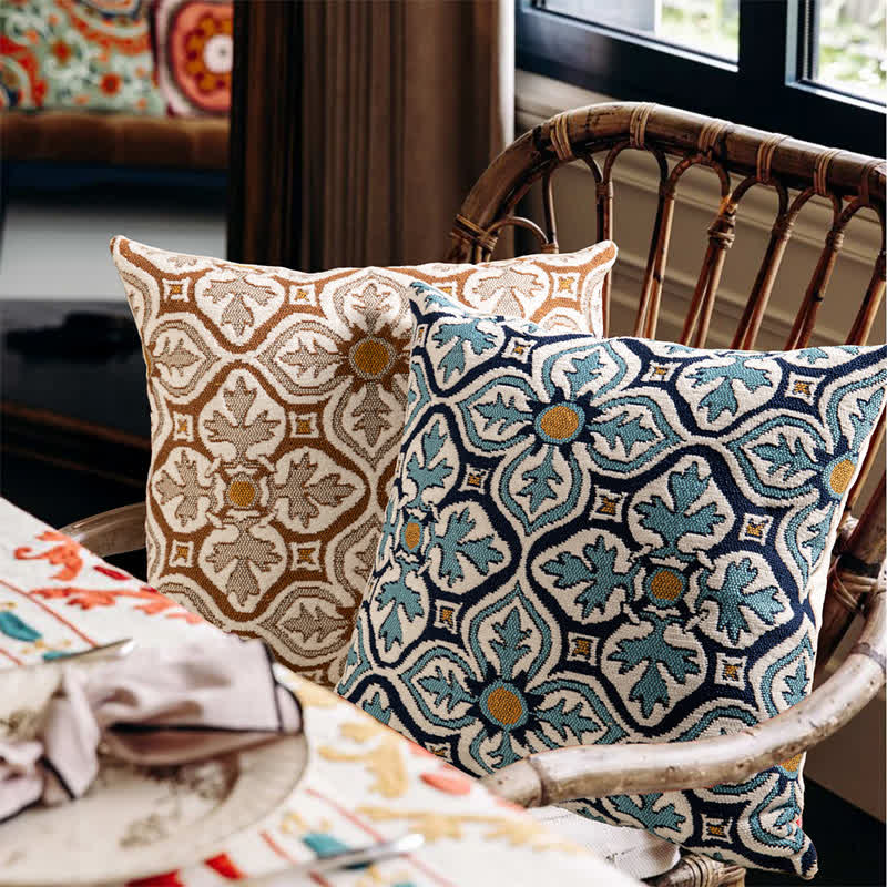 Housse de coussin en chenille style vintage - image 2