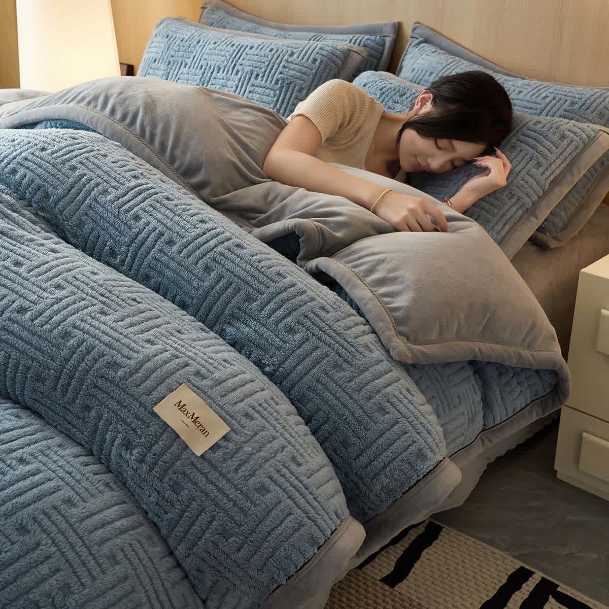 Ensemble de literie en tissu peluche rayé et noué - Gris-bleu - Ensemble de literie (4 pièces) - 220 cm x 240 cm - image 0