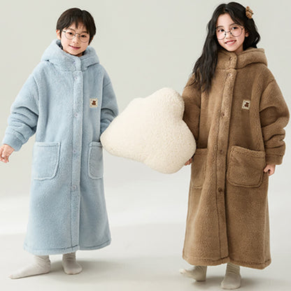 Peignoir uni pour enfant, avec capuche et boutons - image 3