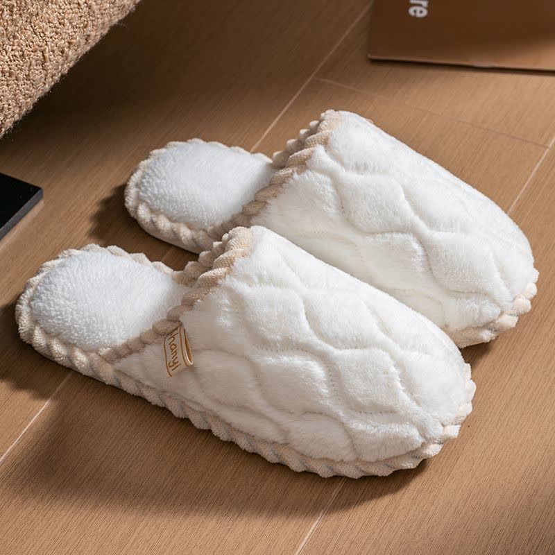 Pantoufles fermées et chaudes en peluche à la texture ondulée - Blanc - L - image 7