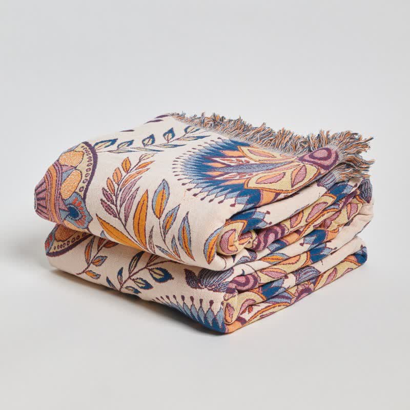 Couverture en coton ornée d'un médaillon floral et de pompons - image 3