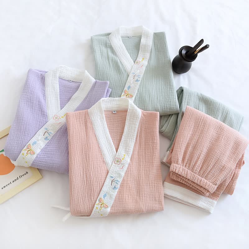 Kimono d'intérieur en gaze de coton brodée de papillons - image 1