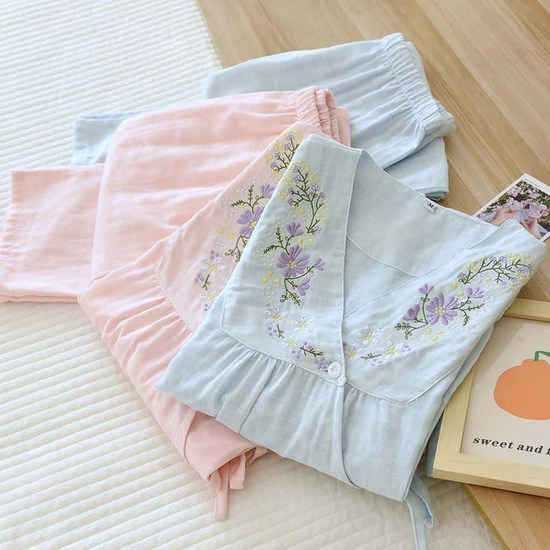 Kimono d'intérieur en gaze de coton orné de broderies florales - image 2